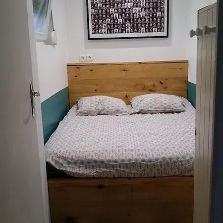 Appartement - Avec Grande Terrasse Au Centre Du Village *