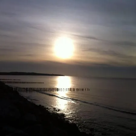 - Avec Grande Terrasse Au Centre Du Village